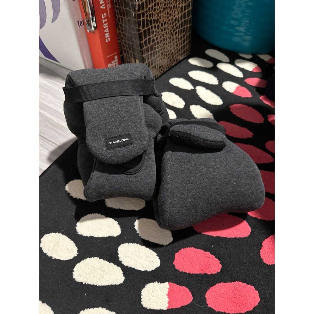 2 Travelon travel neck support and pillows